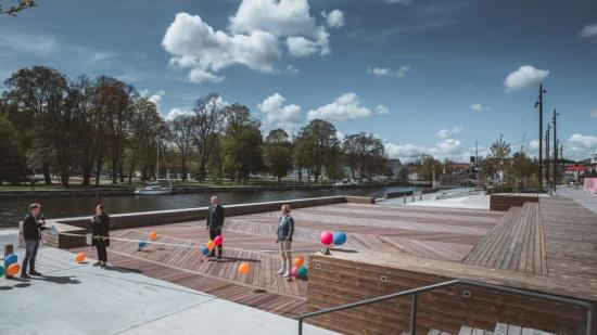 Under invigningen medverkade Pernilla Logren, projektledare för Norrtälje Hamn, Bino Drummond (M) och Ulrika Falk (S). Presschef Lars Lindberger ledde den digitala invigningen som livesändes på Norrtälje kommuns Facebooksida.