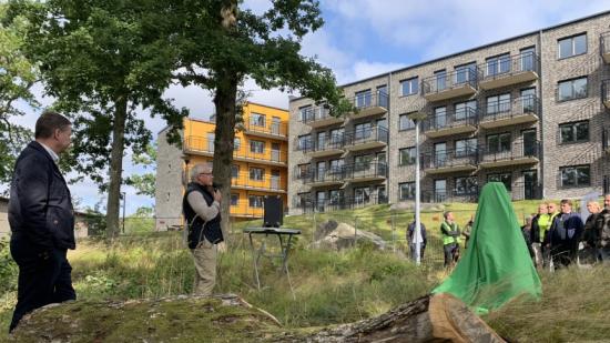 Per Vorberg, kommunstyrelsens ordförande i Härryda, och Peter Granstedt, VD på Förbo, invigde Tallspinnaren i Mölnlycke.