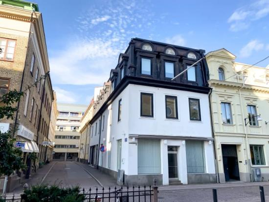 Stena Fastigheter har förvärvat en fastighet på Kyrkogatan 26 i centrala Göteborg. Fastigheten består av 596 kvadratmeter med plats för kontor och handel och siktet är inställt på att skapa en destination.