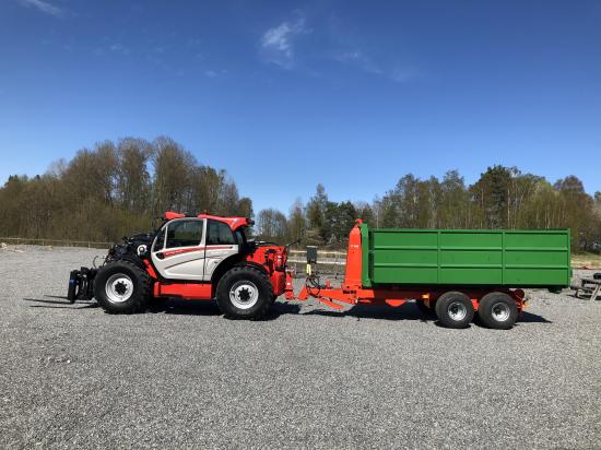 Manitou MLT 1040-145PS L+ Elite med en lastväxlarvagn är en mäktig uppenbarelse.