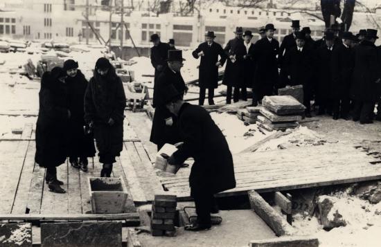 Grundstensläggningen vid Sjöfartsmuseet Akvariet 4 feb 1931.