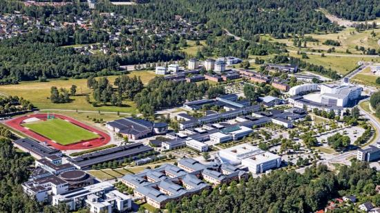 Flygbild över Campus &Ouml;rebro.