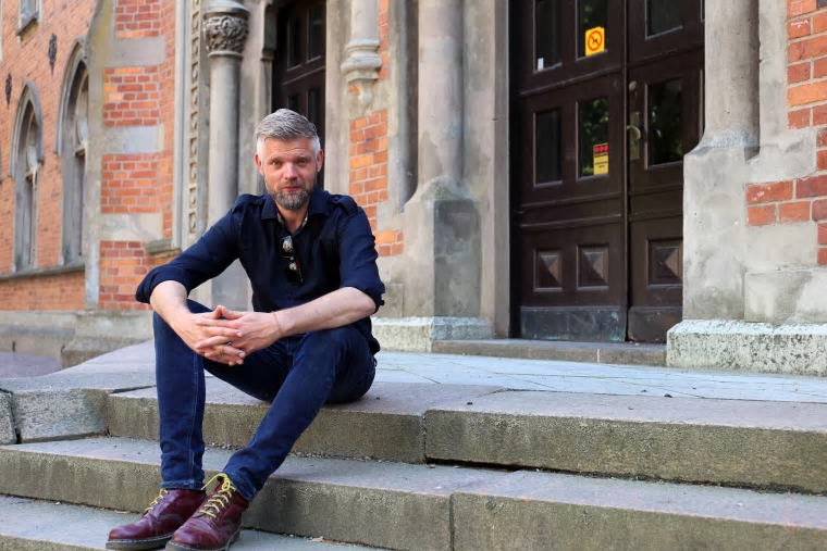Efter sommaren slutar Anders Kyrkander sin tjänst som stadsarkitekt i Skara kommun och blir istället samhällsbyggnadschef i Mullsjö kommun.