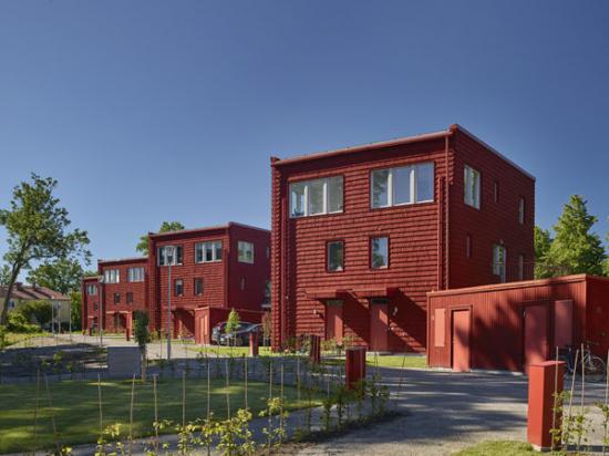 En av de nominerade är Ulfsunda Slottsvillor. <span>Arkitekter är </span>Marianne Ocklind och Emma Lund, <span>arkitektkontor: </span>Brunnberg&Forshed Arkitektkontor. Se alla nominerade på www.rodfargspriset.se.