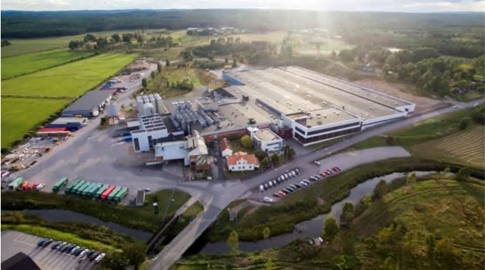 Under våren kommer Swede Energy att installera en av Sveriges största takmonterade solcellsanläggningar hos &Aring;bro Bryggerier.