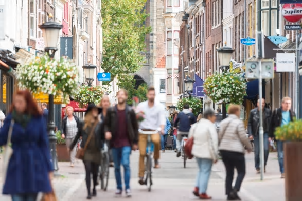 Cyklister ökar trafiksäkerheten och tryggheten i stadskärnorna.