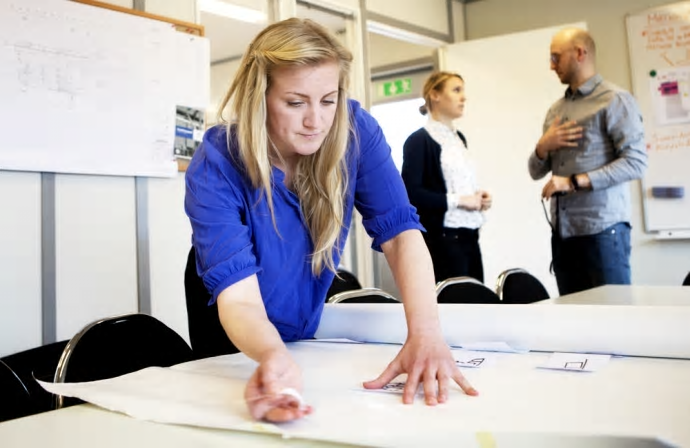 Kajsa Lindström från Beteendelabbet höll i workshopen för montörer på Asecs.