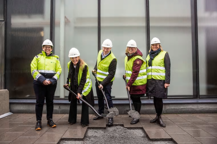 Från vänster Cecilia Hedqvist, Gasnätet Stockholm, Sofia Rundström, Centrumchef på Westfield Mall of Scandinavia, Pehr Granfalk (M), Ordförande kommunstyrelsen Solna stad, Mette Kahlin McVeigh, Tankesmedjan Fores, Renée Josefsson, Stockholm Gas.