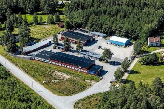 Flygfoto av Byggvaruhuset Forslunds i Nordmaling som nu förvärvas av Bygma.