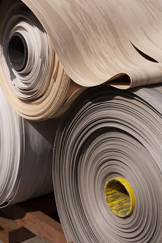 Tarketts återvinningssystem öppnar dörren till ett helt nytt förhållningssätt till plast där återvunnet material kommerkunna vara den huvudsakliga råvaran när nya golv produceras.