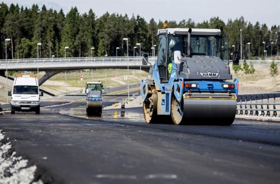 NCC asfalterar på E18 Ostfold.