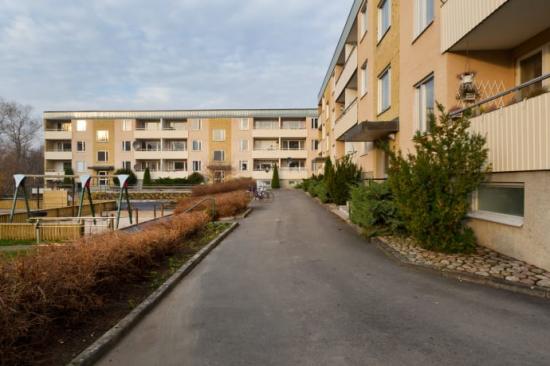 Lundbergs Fastigheter säljer fastigheterna Laxen 10 och Björnen 10 i Huskvarna.
