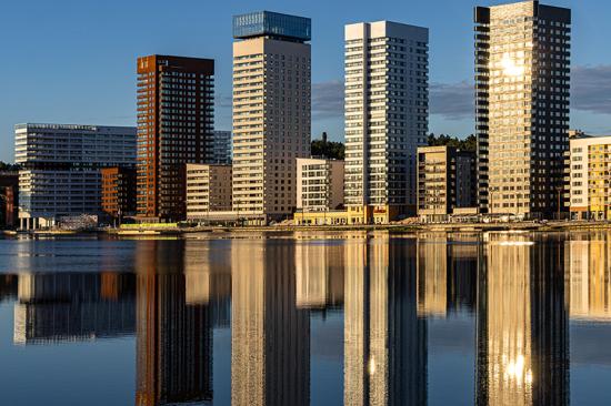 JM har under ett antal år utvecklat Liljeholmskajen till Stockholms snyggaste skyline med ett antal anslående höghus ut mot vattnet. I och med färdigställandet av huset som kallas K7 hösten 2022 är området färdigbyggt.