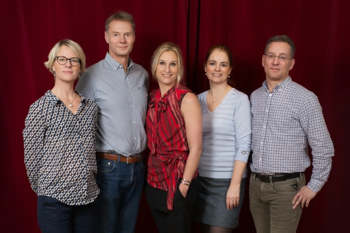 Från vänster: Anna Sander, projektchef i Uppsala kommun och ena ledaren av Kommittén för modernare byggregler, Peter Fransson, avdelningschef på Boverket, Emma Jonsteg, programledare, Camilla Adolfsson, bygglovschef i Huddinge kommun samt Sverker Andreasson, produktchef på Ikano Bostad.