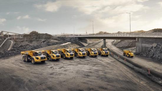 Volvo CE fortsätter, i sin strävan efter innovation och utveckling, att finslipa sitt utbud av ramstyrda dumprar och göra dem ännu smartare, effektivare och lättanvända.