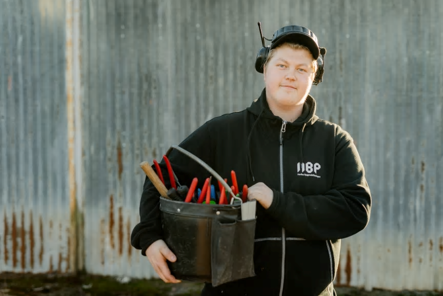 Oscar Riberg, Alléskolan, &Ouml;rebro. Finalist i SM för unga plåtslagare 2020.