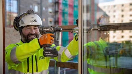 JSB Construction AB hanterar idag både arbetsorder och fakturering digitalt genom AddMobiles projekthanteringssystem.