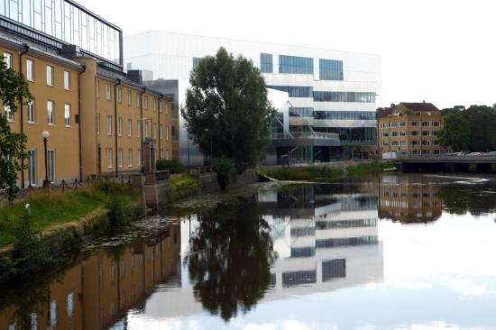 Kulturkvarteret består av ett bibliotek, kulturskola, scener och är en ombyggnad av fd Riksbankshuset till konsthall. Projektet nominerat till &Ouml;rebro kommuns Byggnadspris 2021.