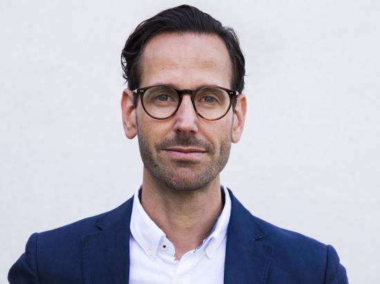Jonas Högset, chef för fastighets- och boendeenheten på Sveriges Allmännytta.