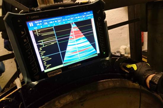 Nitarna till hissens drivkedja kontrollerades med ultraljudstekniken Phased Array.