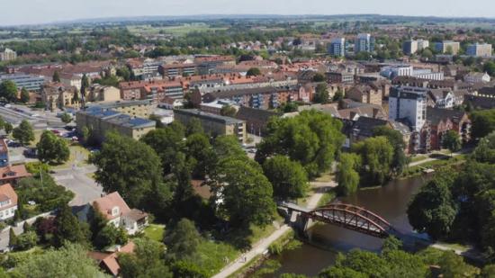 Detta blir området för den nya vägbron. Nuvarande gång- och cykelbro, Pyttebron, kommer inte få plats med den nya dragningen av Klippanvägens förlängning.