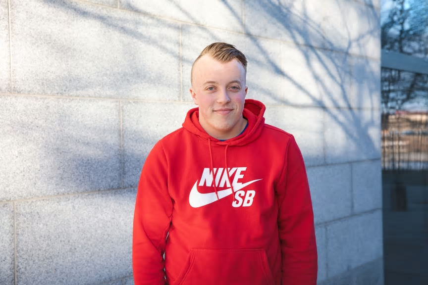 Rasmus Eriksson, Anders Ljungstedts gymnasium, Linköping. Finalist i SM för unga plåtslagare 2020.