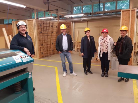Från vänster i bild: Tore Brännström yrkeslärare Utbildning Nord, Magnus Nordin BYN:s kansli, Susanne Friberg BYN Region Norra Norrland, Pilvi Ryökkynen utbildningschef för byggteknik på Utbildning Nord och Carina Sköld BYN:s kansli. Vid besöket deltog även Joakim Lindholm ordförande i BYN Norrbotten.