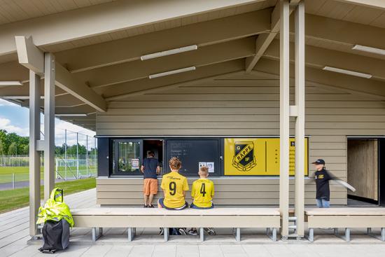 Den nya fotbollsanläggningen Räppe nomineras till träbyggnadspriset för att den skapar en attraktiv mötesplats mellan staden.