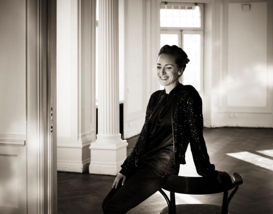 Bildskaparen Lovisa Burfitt har tagit fram priserna till &Aring;rets byggkvinna 2022.