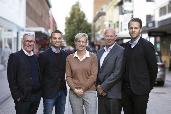 Den nya styrelsen för Byggrätt Norr. Från vänster i bild: Wilhelm Risberg, vd Lindbäcks boende, Tom Rasmussen, fastighetsutvecklingschef Heimstaden, &Aring;sa Andersson, vd Skebo, Per Gustafsson, fastighetsutvecklare Skebo, och Lars Lundgren, marknadsområdeschef Norra Sverige Riksbyggen.