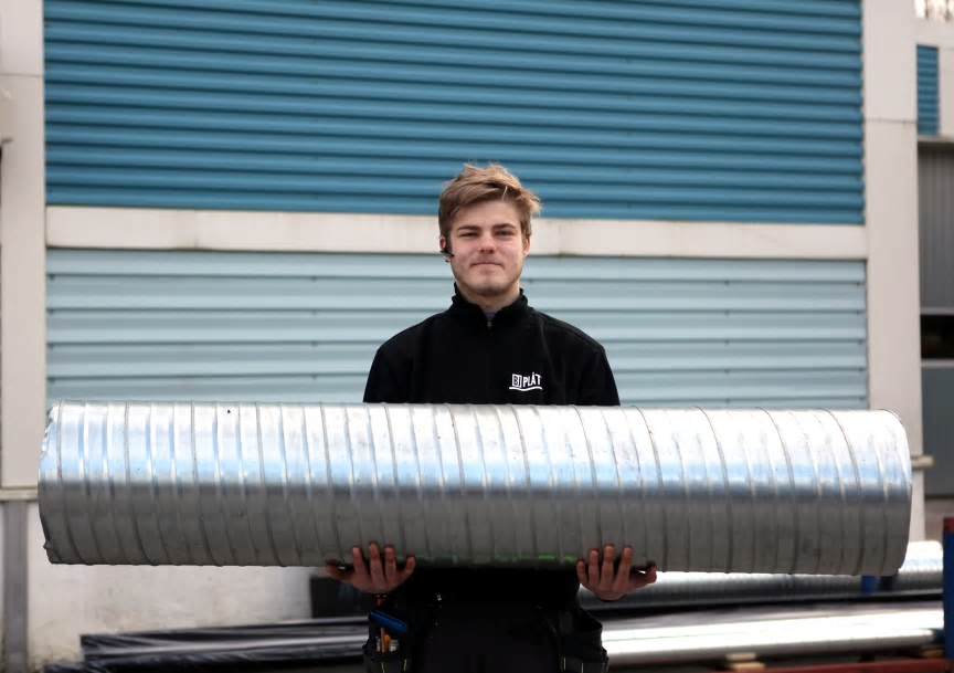 Adam Hanlinder, Kattegattgymnasiet, Halmstad. Finalist i SM för unga plåtslagare 2020.