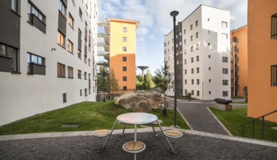 Innergård i ByggVestas färdigställda första etapp på Campus Flemingsberg.