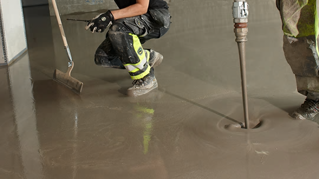 weberfloor 150 dura, en normaltorkande avjämningsmassa med lägre CO2-avtryck.
