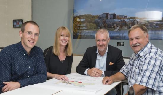 Fr.v Hannes Andersson ansvarig för VVS Wikström, Anna Landmér och Bengt Lindegran, Wallenstam samt Kenneth Westholm.