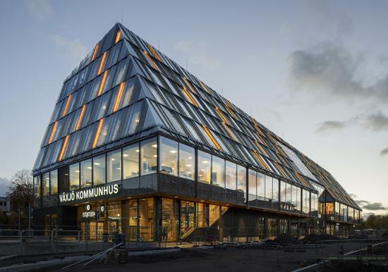 Sweco Architects går till final i WAF Awards med projektet Växjö station och kommunhus.