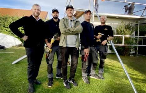 ”Dom kallar oss hantverkare” en ny humorserie för proffshantverkare, där hantverkarna själva spelar huvudrollen.